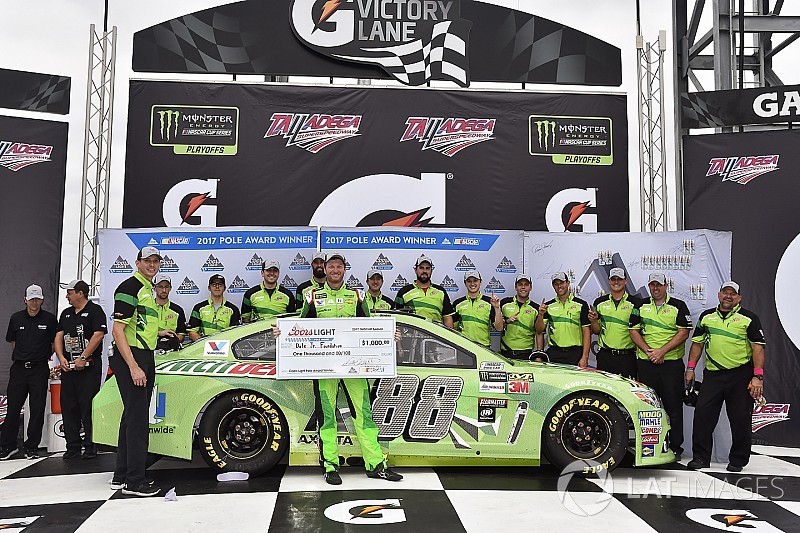Dale Earnhardt Jr. conquista la pole a Talladega