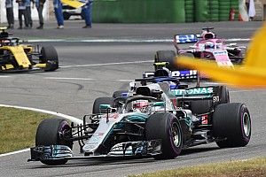 Hamilton: a stewardok munkája a legkeményebb!