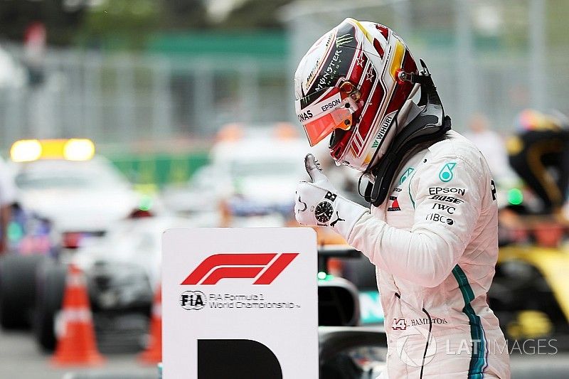 Azerbaycan GP: Red Bull karıştırdı, sürpriz kazanan Hamilton oldu!