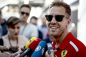 Феттеля позабавила постоянная смена регламента Ф1