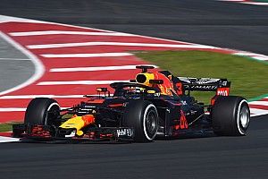 Ricciardo supera a Hamilton en el segundo día de Barcelona