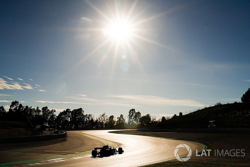 Galería: el atardecer de la pretemporada de F1 en el Circuit de Barcelona