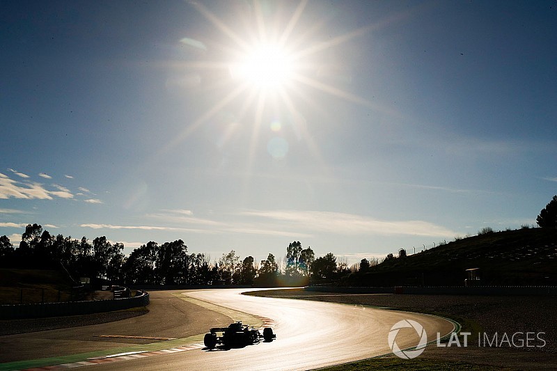 Galería: el atardecer de la pretemporada de F1 en el Circuit de Barcelona