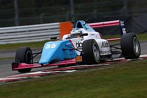 Primera victoria de una mujer en la F3 Británica