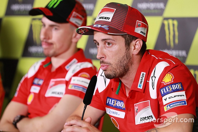 Spanningen binnen Ducati lopen op: “Hij moet naar zichzelf kijken”