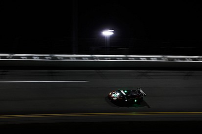 Menő: Éjszakai képek Daytonából, a ROAR-ról