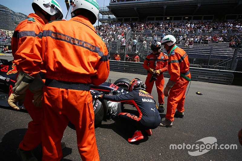 Horner califica de "brutal" la situación de Verstappen en calificación