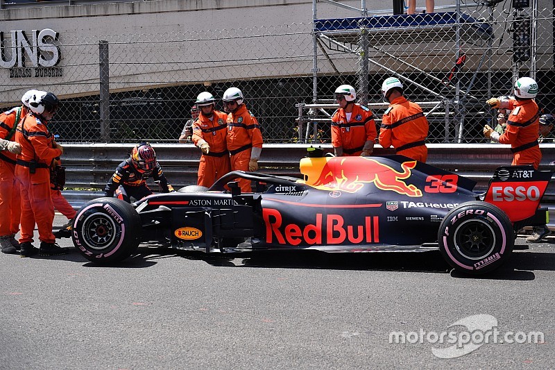 Verstappen acepta la culpa de su accidente en Mónaco