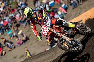 Herlings vlak achter Cairoli in openingsrace
