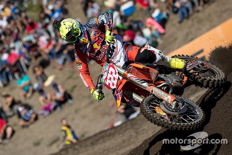 Herlings vlak achter Cairoli in openingsrace