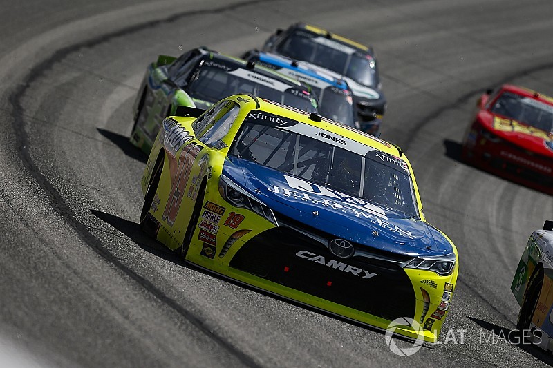Daniel Suárez rescata puntos en una complicada carrera en Texas