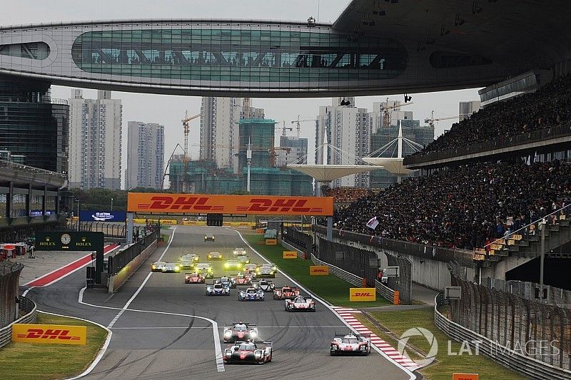 #7 Toyota Gazoo Racing Toyota TS050-Hybrid: Mike Conway, Kamui Kobayashi, Jose Maria Lopez leads