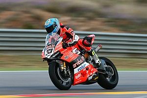 Melandri et Rea posent les bases d'un duel dans des conditions mixtes