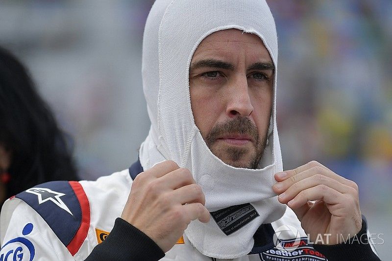 Организаторы WEC перенесли гонку в Японии ради Алонсо
