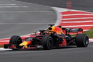 Ricciardo en Dennis testen voor Red Bull in Hongarije