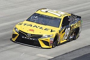 Kevin Harvick domina y gana; Suárez logra el tercer lugar