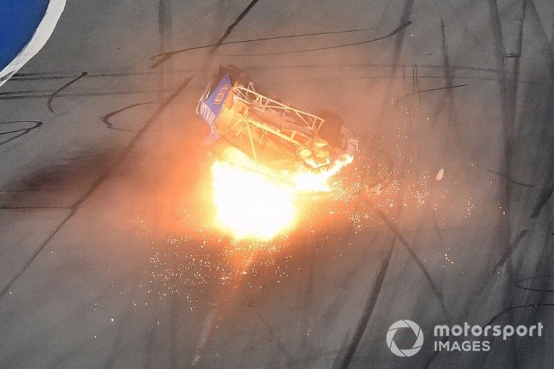 Equipe diz que Newman já está "acordado" após acidente em Daytona