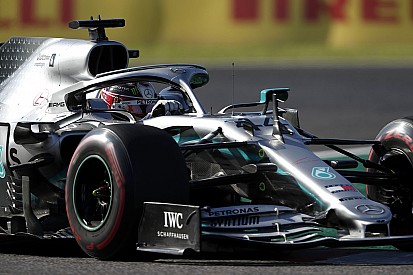 Hamilton dient wensenlijstje in: "Sterkere motor, minder drag"
