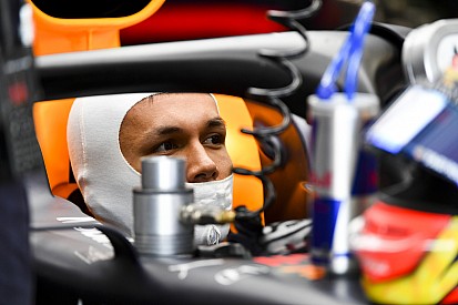 «Во второй раз было комфортнее». Элбон сравнил дебюты в Red Bull и Toro Rosso