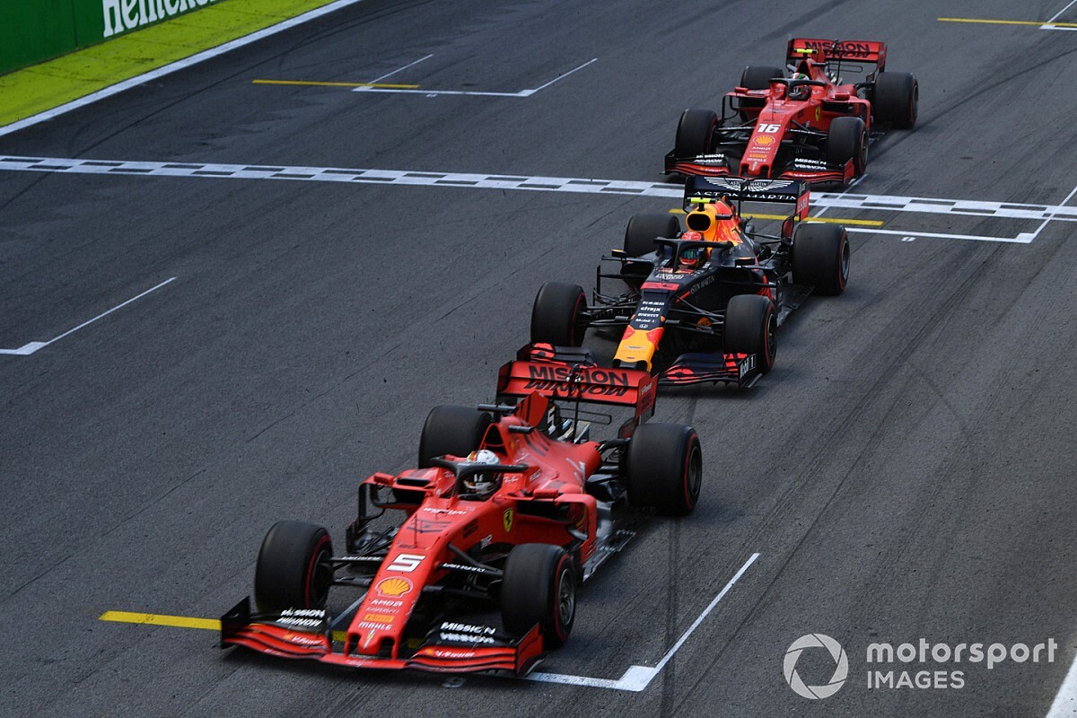 Albon nagy drámája, ahogy Hamilton kiüti, és köddé válik a dobogója
