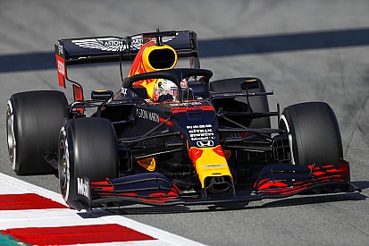Horner gelooft in titelstrijd: "Maar Mercedes blijft de benchmark"