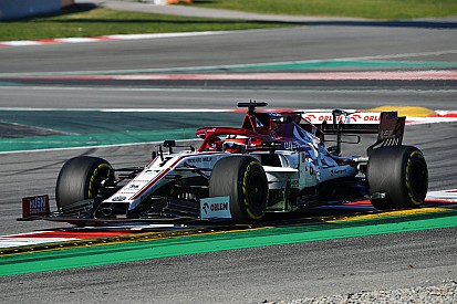 Test Barcellona, Day 2: Alfa dalle stalle alle stelle con Kimi