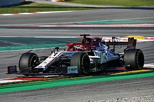 Test Barcellona, Day 2: Alfa dalle stalle alle stelle con Kimi
