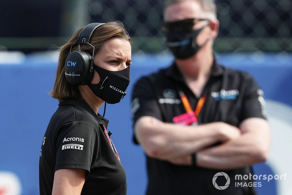 Claire Williams, Team Principal Adjointe, Williams Racing, sur la grille