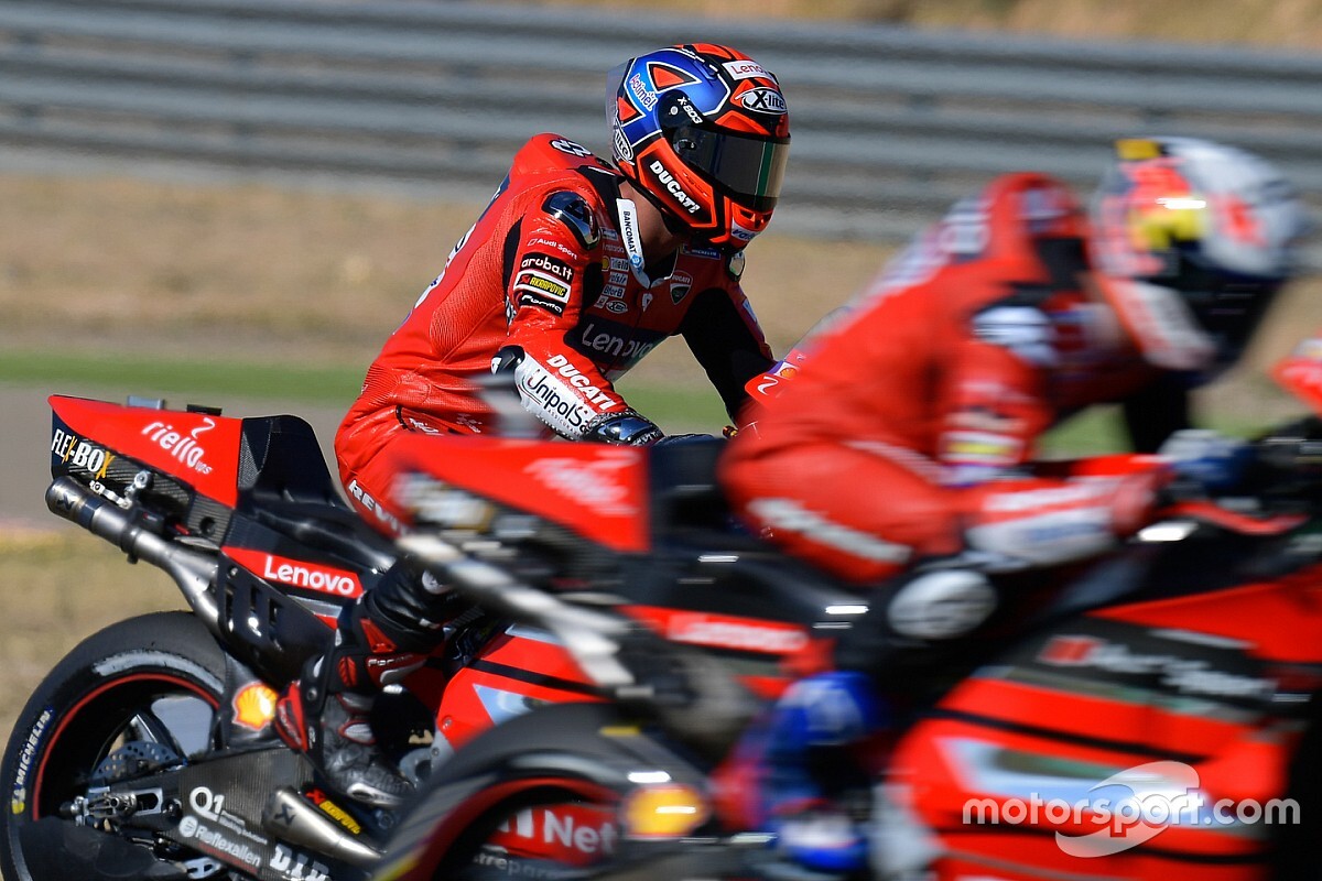 Dovizioso molesto por Petrucci y su actitud
