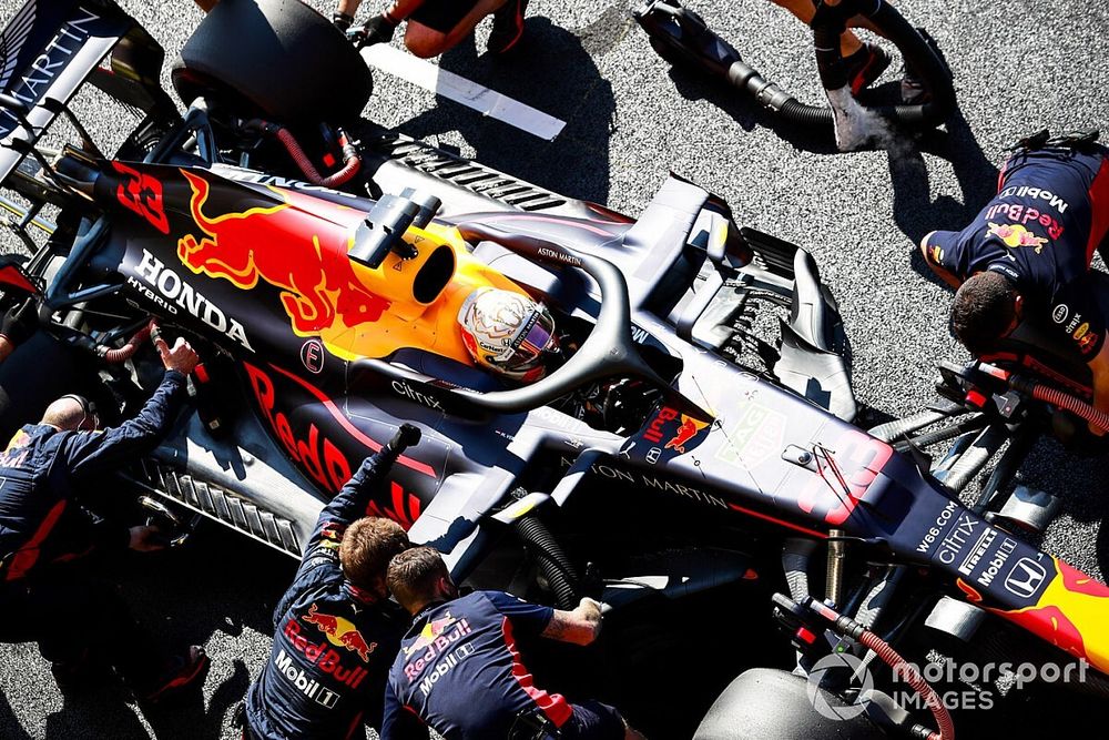 Horner likt wonden na nieuwe DNF: "Zeer frustrerend voor Max"