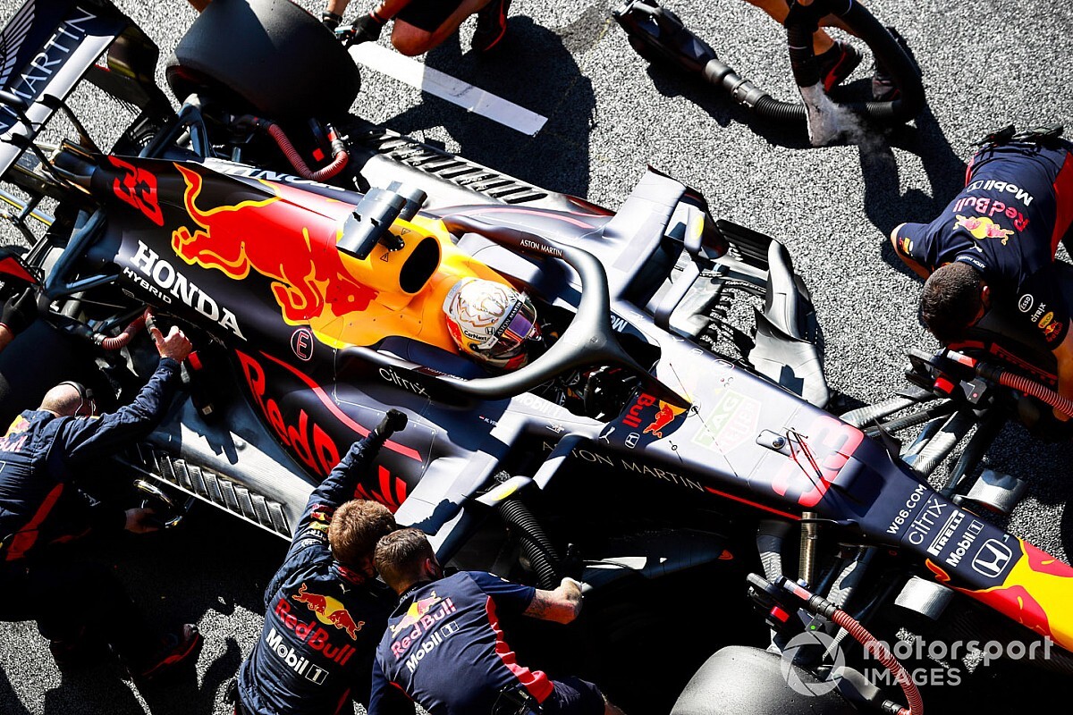 Horner likt wonden na nieuwe DNF: "Zeer frustrerend voor Max"