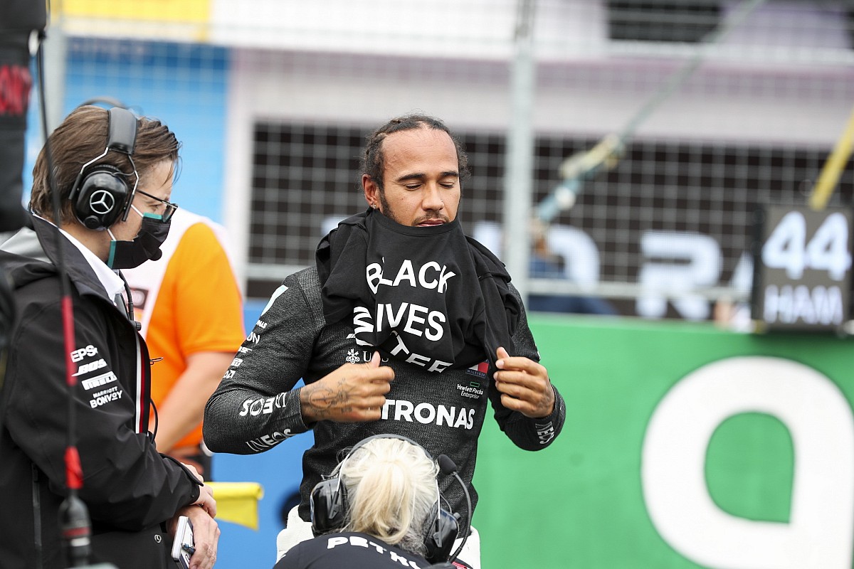 Hamilton, ırkçılık karşıtı etkinlik konusunda Grosjean'ı suçladı