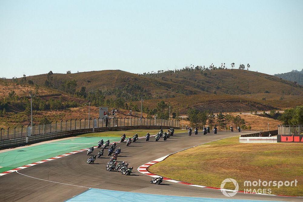 Yuta Okaya, MTM Kawasaki Motoport leads the start