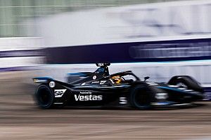 Vandoorne wint laatste ePrix van het seizoen, P2 voor De Vries