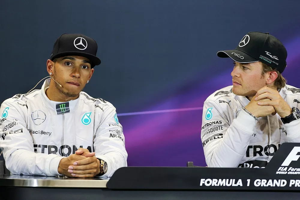 Conferencia de prensa: el ganador de la carrera Nico Rosberg, Mercedes F1, segundo lugar Lewis Hamilton, Mercedes F1 W05