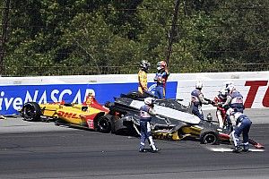 Vídeo: Acidente assustador envolve vários carros em Pocono
