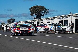 TCR Australia evaluation test attracts 22 drivers