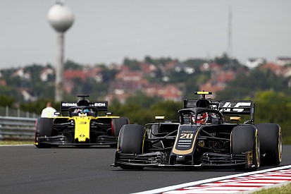 FIA направила Haas указание для Магнуссена по ходу гонки. Команда отказалась передавать его пилоту