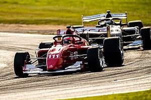 Assista à corrida que marcou o retorno de Barrichello aos monopostos, na S5000