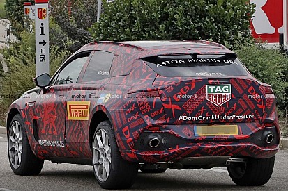 Új kémfotókon tekinthetőek meg az Aston Martin DBX hátsó lámpái