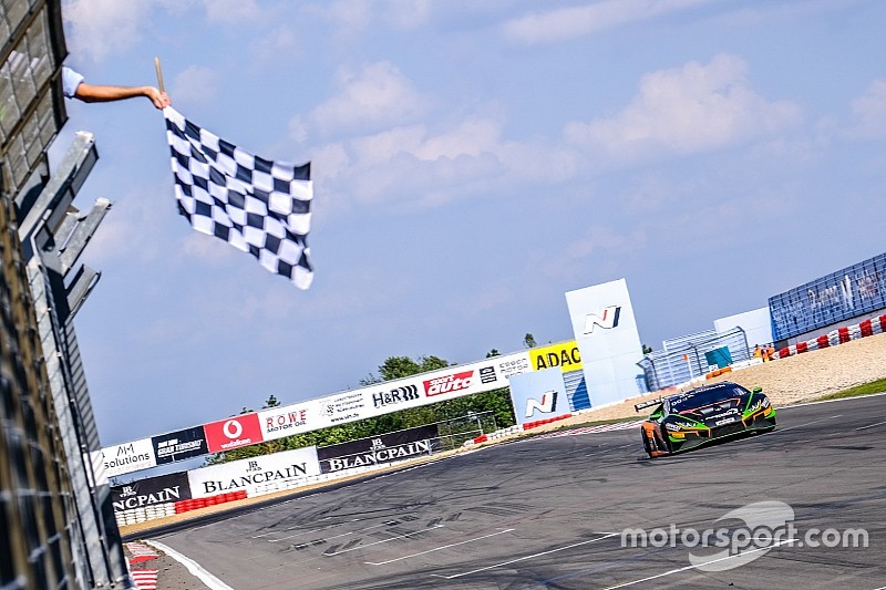 Doppia festa per Lamborghini tra Nürburgring e Barcellona
