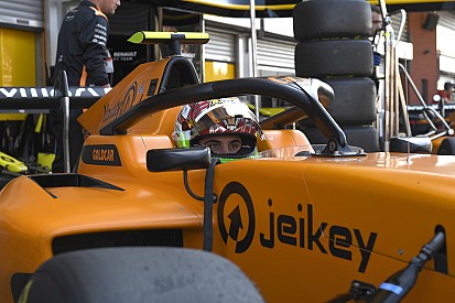 Video, F3: clamoroso botto di Peroni alla Parabolica a Monza