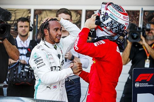 Hamilton: Ferrari nie powinno premiować Leclerca