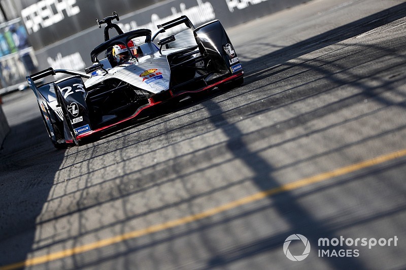 Buemi se queda con la miel en los labios, Sims logra la pole y Vergne respira