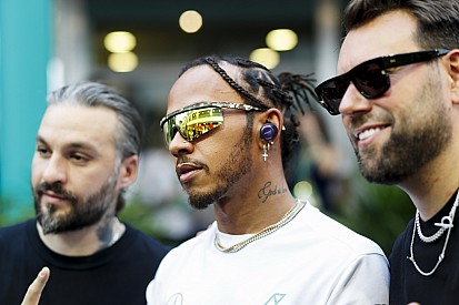 Hamilton Justin Bieber egyik leghíresebb számára szórakozik (videó)