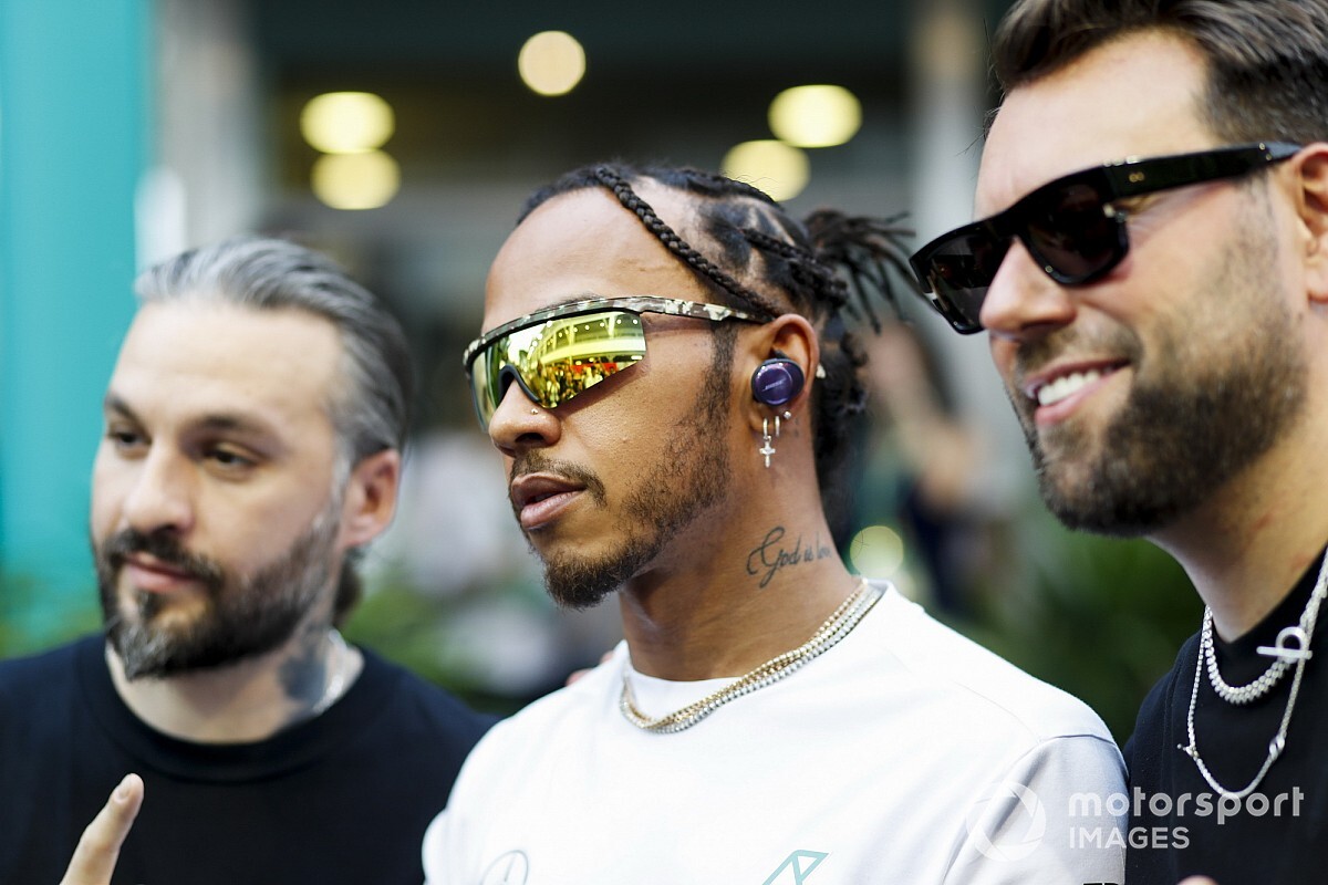 Hamilton: "Son yarışlarda temelde sıralama turlarında kaybettik"