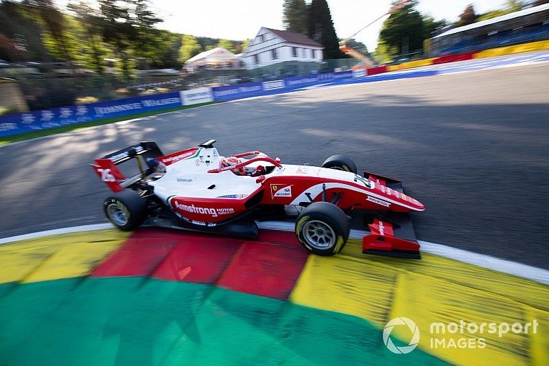 Армстронг выиграл воскресную гонку Ф3 в Спа, Шварцман третий
