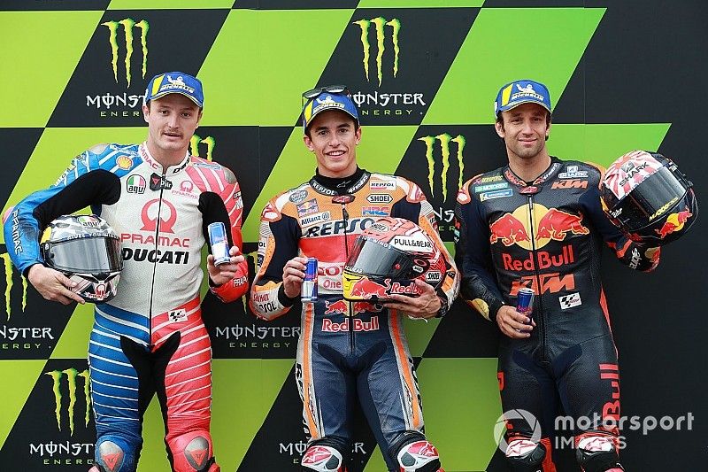Márquez logra una pole antológica en Brno
