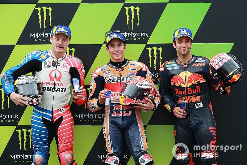 Márquez logra una pole antológica en Brno