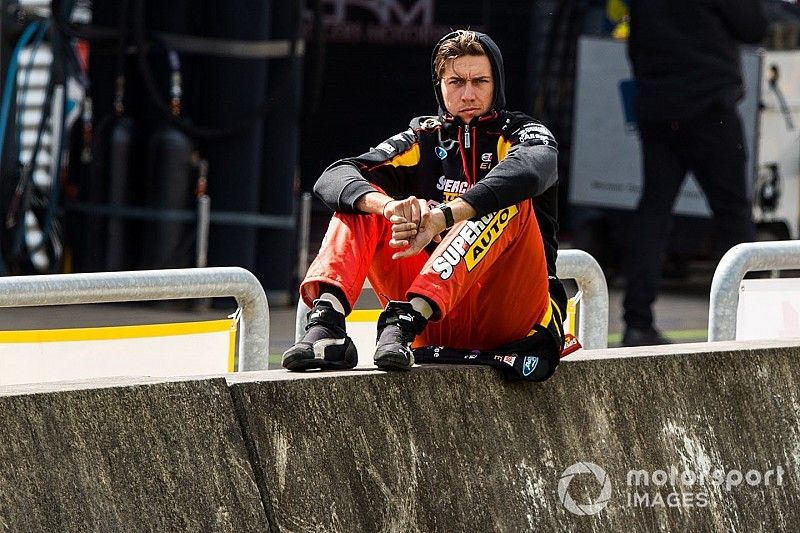 Off-contract Mostert admits Supercars future a "tough decision"